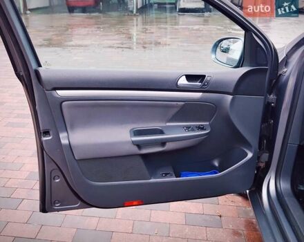 Серый Фольксваген Гольф, объемом двигателя 1.6 л и пробегом 227 тыс. км за 5850 $, фото 18 на Automoto.ua