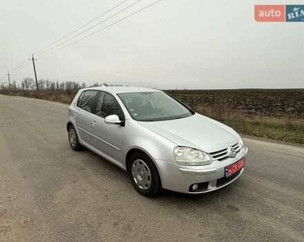 Серый Фольксваген Гольф, объемом двигателя 1.6 л и пробегом 217 тыс. км за 5200 $, фото 1 на Automoto.ua
