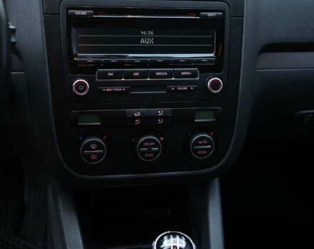 Серый Фольксваген Гольф, объемом двигателя 1.6 л и пробегом 240 тыс. км за 5700 $, фото 16 на Automoto.ua