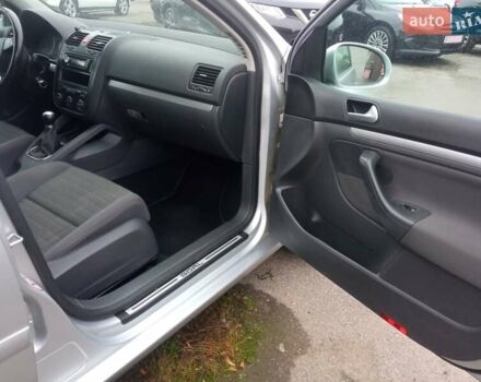 Серый Фольксваген Гольф, объемом двигателя 1.6 л и пробегом 260 тыс. км за 5500 $, фото 6 на Automoto.ua