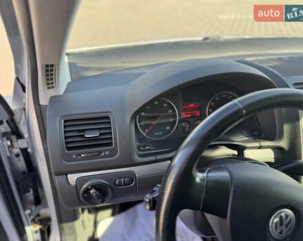Сірий Фольксваген Гольф, об'ємом двигуна 1.39 л та пробігом 221 тис. км за 4400 $, фото 11 на Automoto.ua