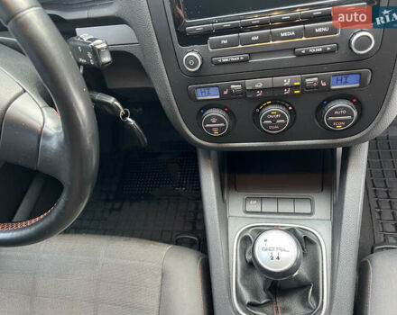 Серый Фольксваген Гольф, объемом двигателя 1.39 л и пробегом 303 тыс. км за 4500 $, фото 9 на Automoto.ua