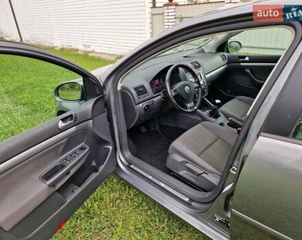 Фольксваген Гольф 2006 в Сторожинце на Automoto.ua Серый Фольксваген Гольф, объемом двигателя 1.6 л и пробегом 216 тыс. км за 5143 $, фото 10 на Automoto.ua