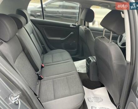 Серый Фольксваген Гольф, объемом двигателя 1.6 л и пробегом 262 тыс. км за 6950 $, фото 63 на Automoto.ua