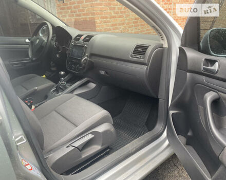 Серый Фольксваген Гольф, объемом двигателя 1.6 л и пробегом 240 тыс. км за 6000 $, фото 7 на Automoto.ua