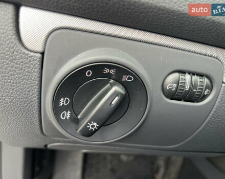 Серый Фольксваген Гольф, объемом двигателя 1.6 л и пробегом 245 тыс. км за 5600 $, фото 13 на Automoto.ua