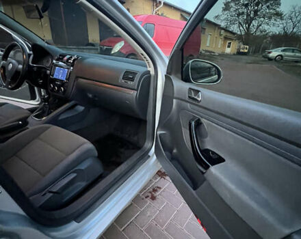 Серый Фольксваген Гольф, объемом двигателя 1.97 л и пробегом 350 тыс. км за 5700 $, фото 27 на Automoto.ua