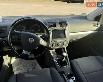 Сірий Фольксваген Гольф, об'ємом двигуна 1.39 л та пробігом 221 тис. км за 4400 $, фото 4 на Automoto.ua