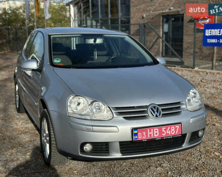 Серый Фольксваген Гольф, объемом двигателя 1.6 л и пробегом 235 тыс. км за 5100 $, фото 1 на Automoto.ua