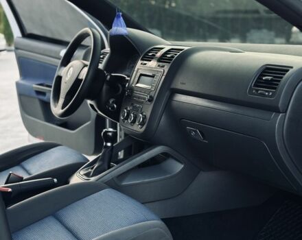 Сірий Фольксваген Гольф, об'ємом двигуна 1.6 л та пробігом 270 тис. км за 4500 $, фото 4 на Automoto.ua