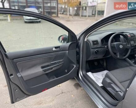 Серый Фольксваген Гольф, объемом двигателя 1.6 л и пробегом 262 тыс. км за 6950 $, фото 54 на Automoto.ua