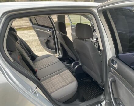 Серый Фольксваген Гольф, объемом двигателя 1.6 л и пробегом 173 тыс. км за 5000 $, фото 17 на Automoto.ua