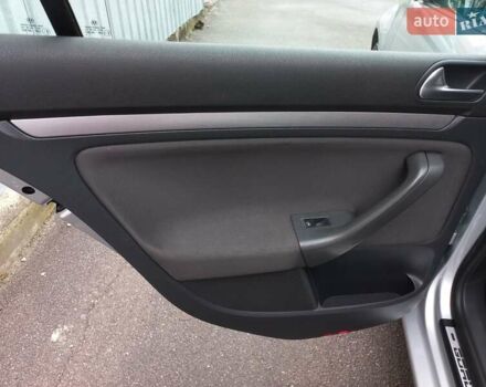 Серый Фольксваген Гольф, объемом двигателя 1.4 л и пробегом 216 тыс. км за 5800 $, фото 15 на Automoto.ua