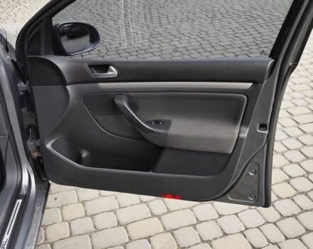 Сірий Фольксваген Гольф, об'ємом двигуна 1.6 л та пробігом 309 тис. км за 5700 $, фото 23 на Automoto.ua