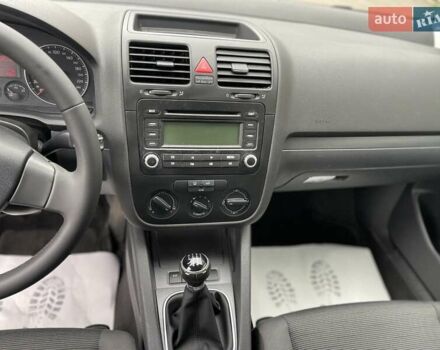 Серый Фольксваген Гольф, объемом двигателя 1.6 л и пробегом 262 тыс. км за 6950 $, фото 52 на Automoto.ua