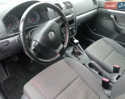 Серый Фольксваген Гольф, объемом двигателя 1.6 л и пробегом 260 тыс. км за 5500 $, фото 8 на Automoto.ua