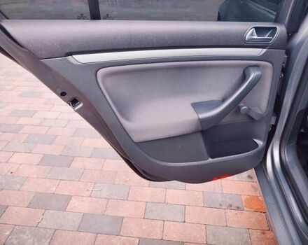 Серый Фольксваген Гольф, объемом двигателя 1.6 л и пробегом 227 тыс. км за 5850 $, фото 26 на Automoto.ua