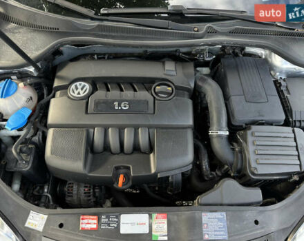 Серый Фольксваген Гольф, объемом двигателя 1.6 л и пробегом 235 тыс. км за 5100 $, фото 41 на Automoto.ua