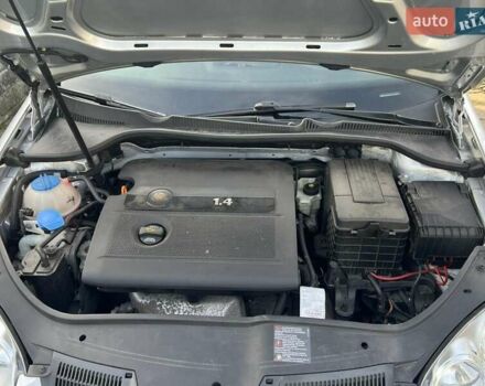 Серый Фольксваген Гольф, объемом двигателя 1.4 л и пробегом 260 тыс. км за 5900 $, фото 22 на Automoto.ua