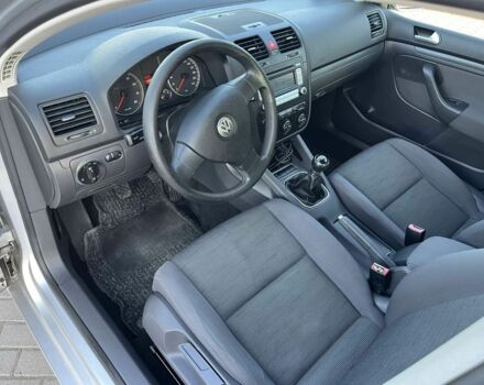 Серый Фольксваген Гольф, объемом двигателя 1.4 л и пробегом 179 тыс. км за 5600 $, фото 7 на Automoto.ua