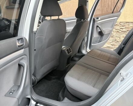 Серый Фольксваген Гольф, объемом двигателя 1.6 л и пробегом 260 тыс. км за 5300 $, фото 4 на Automoto.ua