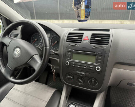 Серый Фольксваген Гольф, объемом двигателя 1.6 л и пробегом 216 тыс. км за 6400 $, фото 9 на Automoto.ua