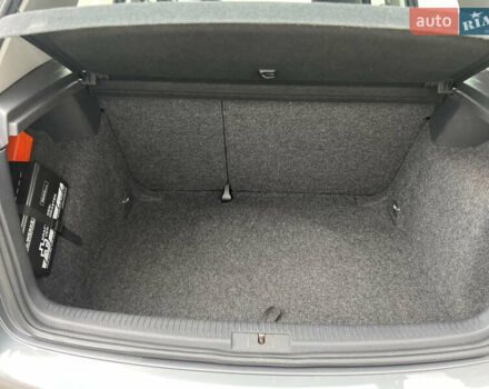 Серый Фольксваген Гольф, объемом двигателя 1.6 л и пробегом 245 тыс. км за 5600 $, фото 14 на Automoto.ua