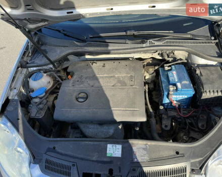 Серый Фольксваген Гольф, объемом двигателя 1.4 л и пробегом 150 тыс. км за 4900 $, фото 24 на Automoto.ua