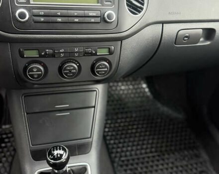 Серый Фольксваген Гольф, объемом двигателя 1.6 л и пробегом 176 тыс. км за 5799 $, фото 30 на Automoto.ua