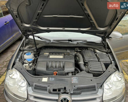 Серый Фольксваген Гольф, объемом двигателя 1.6 л и пробегом 220 тыс. км за 6300 $, фото 16 на Automoto.ua