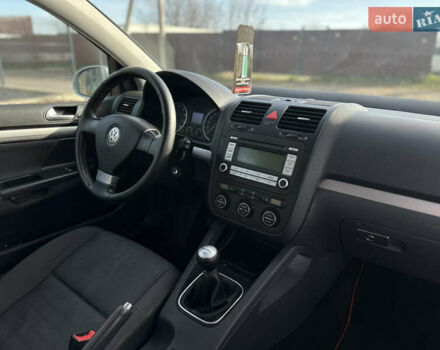 Серый Фольксваген Гольф, объемом двигателя 1.6 л и пробегом 235 тыс. км за 5100 $, фото 37 на Automoto.ua