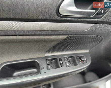 Серый Фольксваген Гольф, объемом двигателя 1.6 л и пробегом 216 тыс. км за 5750 $, фото 30 на Automoto.ua