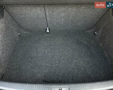 Серый Фольксваген Гольф, объемом двигателя 1.6 л и пробегом 235 тыс. км за 5100 $, фото 31 на Automoto.ua