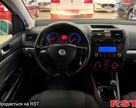 Серый Фольксваген Гольф, объемом двигателя 1.6 л и пробегом 226 тыс. км за 6400 $, фото 4 на Automoto.ua