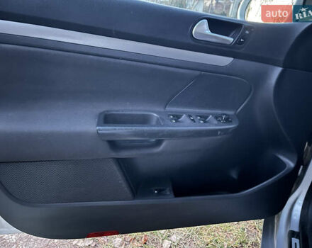 Серый Фольксваген Гольф, объемом двигателя 1.4 л и пробегом 183 тыс. км за 5600 $, фото 20 на Automoto.ua