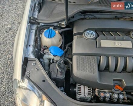 Серый Фольксваген Гольф, объемом двигателя 1.6 л и пробегом 244 тыс. км за 5950 $, фото 46 на Automoto.ua