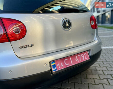 Сірий Фольксваген Гольф, об'ємом двигуна 1.4 л та пробігом 185 тис. км за 6450 $, фото 52 на Automoto.ua