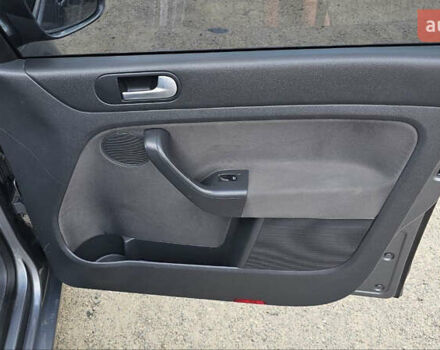 Серый Фольксваген Гольф, объемом двигателя 1.39 л и пробегом 270 тыс. км за 6000 $, фото 18 на Automoto.ua