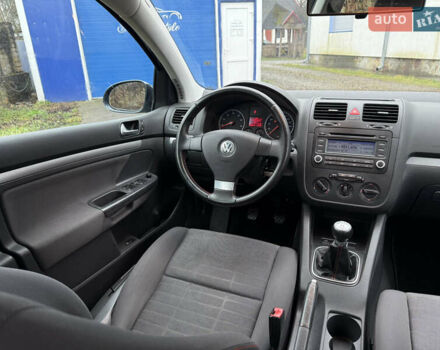 Серый Фольксваген Гольф, объемом двигателя 1.4 л и пробегом 236 тыс. км за 5500 $, фото 9 на Automoto.ua