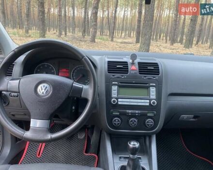 Серый Фольксваген Гольф, объемом двигателя 1.6 л и пробегом 235 тыс. км за 6500 $, фото 8 на Automoto.ua