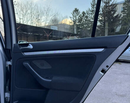 Серый Фольксваген Гольф, объемом двигателя 1.6 л и пробегом 240 тыс. км за 5850 $, фото 18 на Automoto.ua