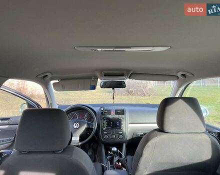 Серый Фольксваген Гольф, объемом двигателя 1.6 л и пробегом 219 тыс. км за 4650 $, фото 19 на Automoto.ua