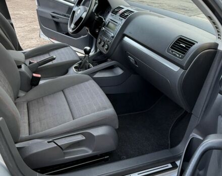 Серый Фольксваген Гольф, объемом двигателя 1.6 л и пробегом 198 тыс. км за 6500 $, фото 15 на Automoto.ua