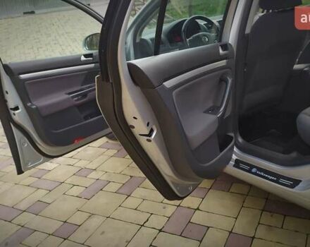 Сірий Фольксваген Гольф, об'ємом двигуна 1.6 л та пробігом 200 тис. км за 6950 $, фото 144 на Automoto.ua