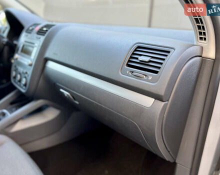 Сірий Фольксваген Гольф, об'ємом двигуна 1.4 л та пробігом 185 тис. км за 6450 $, фото 104 на Automoto.ua