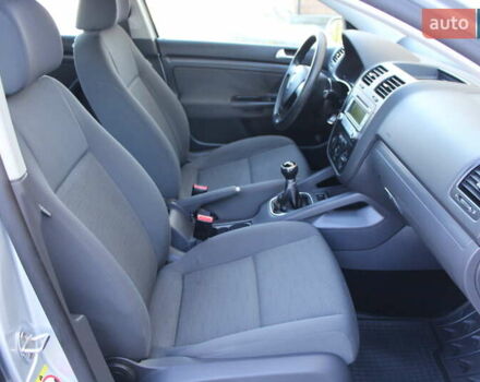 Серый Фольксваген Гольф, объемом двигателя 1.6 л и пробегом 195 тыс. км за 5890 $, фото 70 на Automoto.ua