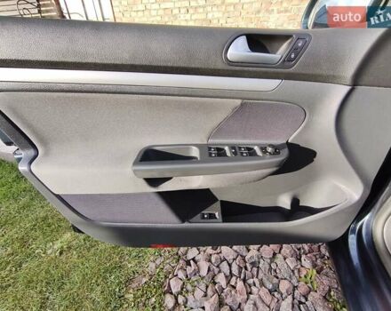 Серый Фольксваген Гольф, объемом двигателя 1.4 л и пробегом 221 тыс. км за 5600 $, фото 34 на Automoto.ua