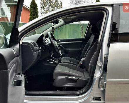 Серый Фольксваген Гольф, объемом двигателя 1.6 л и пробегом 178 тыс. км за 6556 $, фото 27 на Automoto.ua