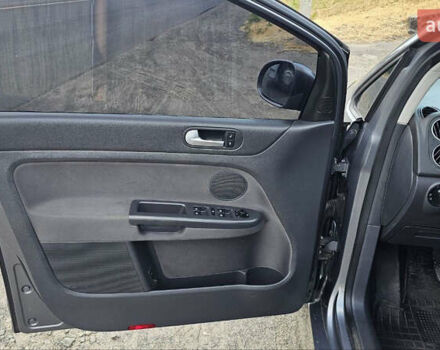 Серый Фольксваген Гольф, объемом двигателя 1.39 л и пробегом 270 тыс. км за 6000 $, фото 14 на Automoto.ua