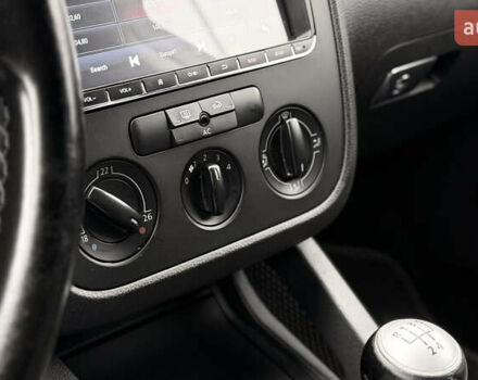 Серый Фольксваген Гольф, объемом двигателя 1.4 л и пробегом 239 тыс. км за 5150 $, фото 26 на Automoto.ua